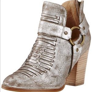 Ariat Unbridaled JaElle Metallic Bootie Size 9